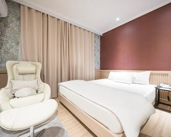 Daegu Gwaneumdong Hotel A One - 大邱 - 臥室