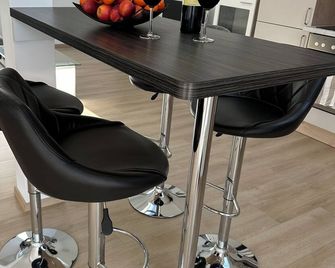 Große Ferienwohnung Gästehaus Neubau Merzig 120m2 - Merzig