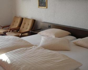La Comanella - Comano - Bedroom