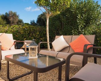 House with garden next to the beach with wifi - Es Mercadal - Patio