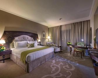 Crowne Plaza Riyadh Al Waha By IHG - Riyadh - Bedroom