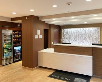 Fairfield Inn & Suites by Marriott Denver Tech Center/South - Highlands Ranch - Front desk