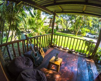 Plus Hostel Ayutthaya - Ayutthaya - Balcón