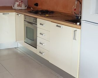 Comfortable apartment, independent - Sparanise - Cocina