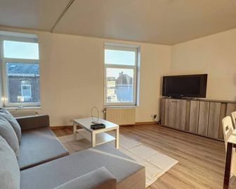 Charbonnel 1 A Charleroi-airport - Charleroi - Olohuone