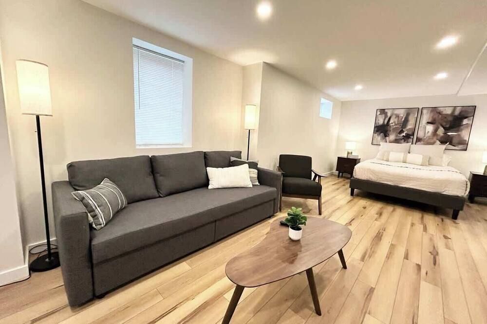 Bright and Spacious Sleek Studio