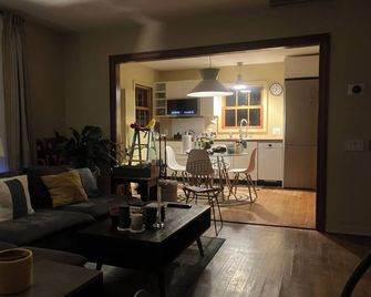 Welcoming 2-bedroom house near historic downtown Seguin - Seguin