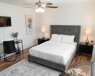Spacious 4-Bedroom Home With Large Yard And Garage Near Knott's Berry Farm (P67) - Cypress - Bedroom