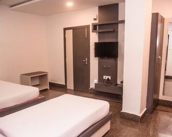 Hotel La Vista Inn - Tinsukia - Bedroom