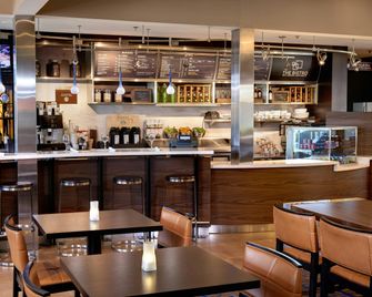 Courtyard by Marriott Columbus Worthington - Columbus - Bar