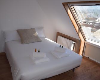 Studio Penthouse La Casa de Manuel, is located in Portomarín, 22km from Sarria. - Portomarín - Bedroom