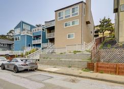 Efficiently Equipped Pacifica Apt - 1 Mi to Beach! - Pacifica - Budynek