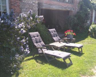 Ferme De La Haye, Manor In Upper Normandy - Montroty - Patio