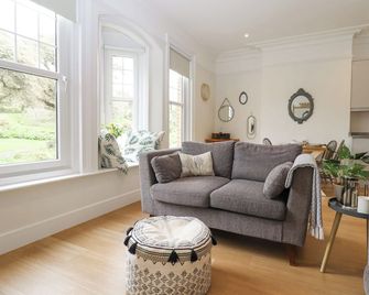 Enbrook View - Folkestone - Living room