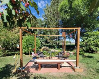 Ravensnest-Bears Den Studio Apartment - Cortez - Patio