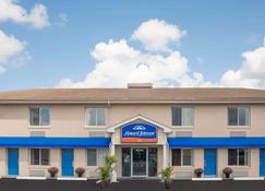 Howard Johnson by Wyndham Springfield - Springfield - Bâtiment