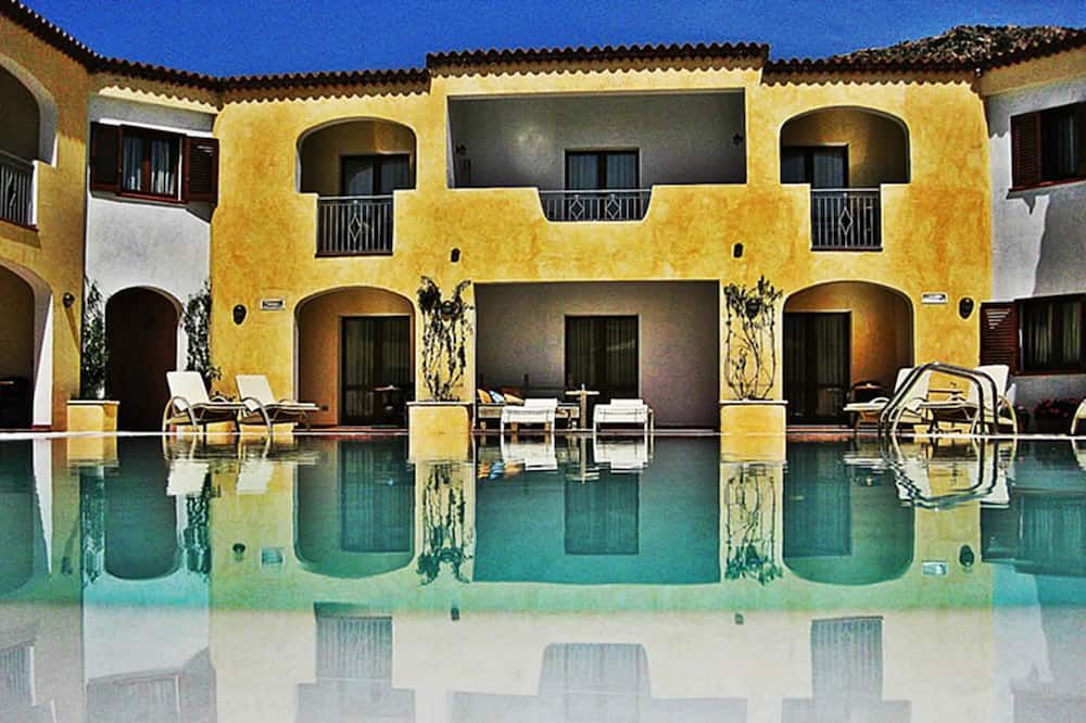 Hotel Monti Di Mola - ארצאקנה - בריכה