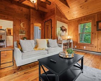 1930's Highlands Hideaway - Highlands - Sala de estar