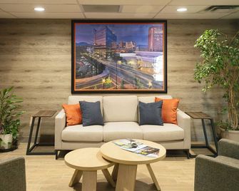 Candlewood Suites Boise - Towne Square By IHG - Boise - Huiskamer