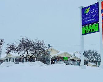 Ivey's Motor Lodge - Houlton - Building