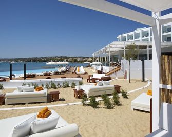 Nikki Beach Resort & Spa Porto Heli - Agios Emilianos - Balcón