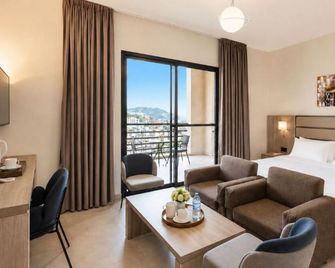 Iris Flower Hotel - Jezzîne