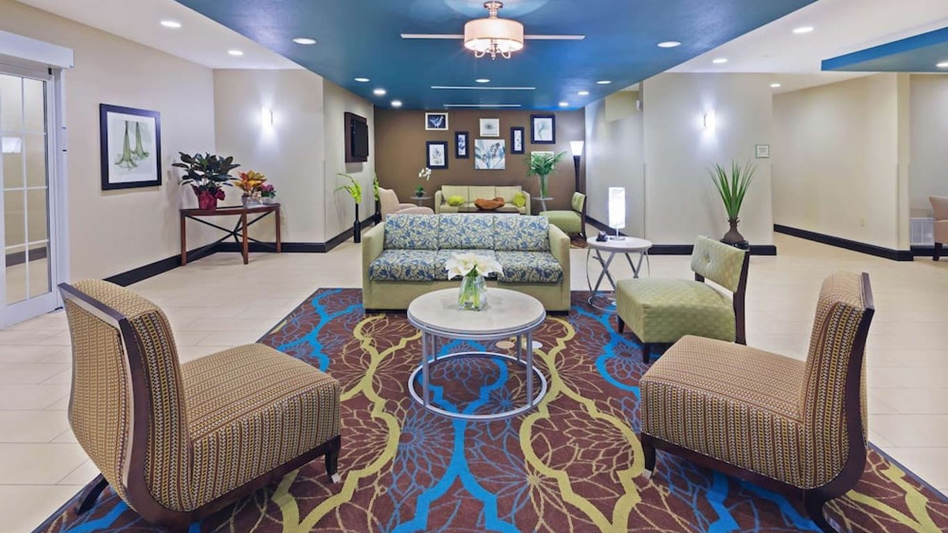 La Quinta Inn & Suites by Wyndham Floresville