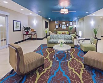 La Quinta Inn & Suites by Wyndham Floresville - Floresville - Lobby