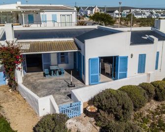 Just Rest Holiday Home - Paternoster - Building