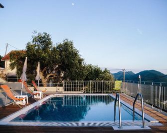 Villa Mons & Mare - Perdika - Pool