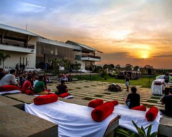 Regenta Resort Soma Vine Village - Nashik