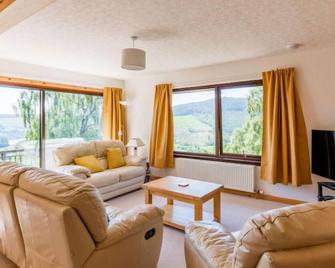 Holiday Home Achmony Secluded Westend by Interhome - Drumnadrochit - Living room