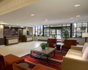 Embassy Suites by Hilton Cleveland Beachwood - Beachwood - Resepsjon