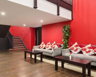 Ramada by Wyndham Oxford - אוקספורד - לובי