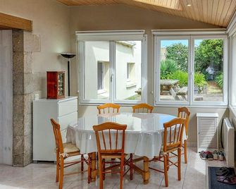 4 Bedroom Gorgeous Home In Sibiril - Sibiril - Dining room