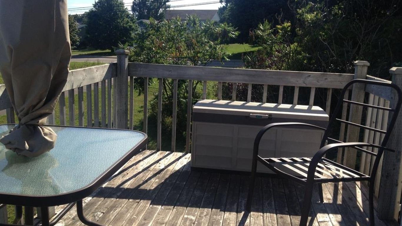 Lee's Ocean Peek B & B