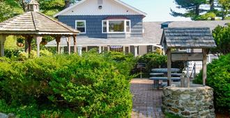 Kittery Inn and Suites - Kittery - Patio