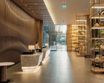 Staybridge Suites Bangkok Sukhumvit By IHG - Bangkok - Building