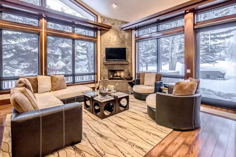 Snowmass Village by Gondola Resorts - אספן - סלון