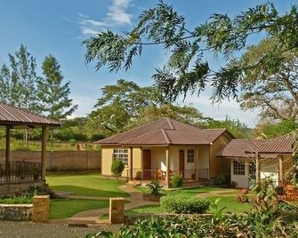 Milimani Holiday Homes - Usa River - Building