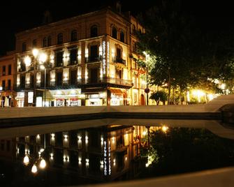 Hostal Dalis - Sevilla - Edificio
