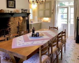 Dream Country Farmhouse with Private Pool & Garden for families & fast free WiFi - Tremolat - Comedor