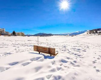 Stylish Mountain Condo w/Fireplace on Lake Dillon - Dillon - Playa