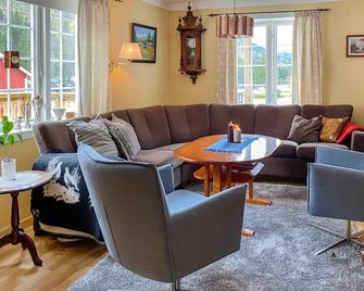 Stunning home in Verma with kitchen - Bjorli - Sala de estar