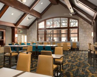 Residence Inn by Marriott Kansas City Airport - Kansas City - Restaurant