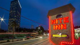 Nite Inn - Los Angeles - Building