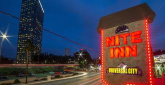 Nite Inn at Universal City - Los Angeles - Toà nhà