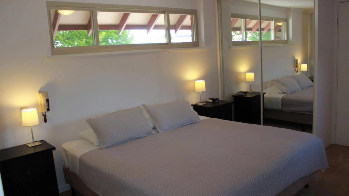 أديلايد سيرفيسد أكوموديشن