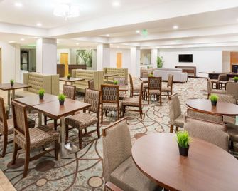 Garden Greenville Airport - גרינוויל - מסעדה