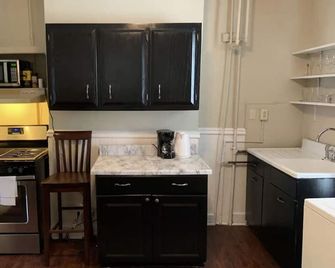 'ralph' Comfortable Downtown/Uk Apartment - Lexington - Kitchen